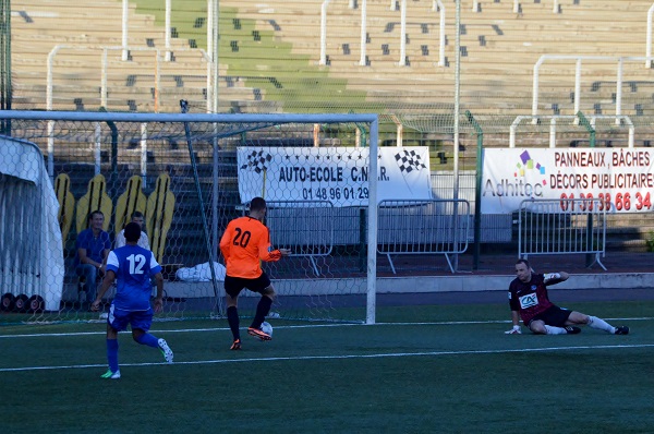 RED STAR - VILLEMOMBLE