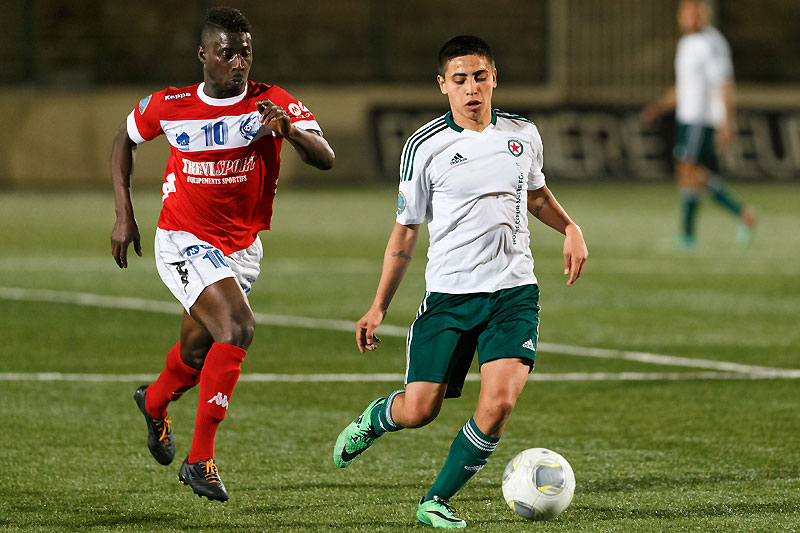 Rodrigo Castro, sous le maillot du Red Star � Jacques Martin