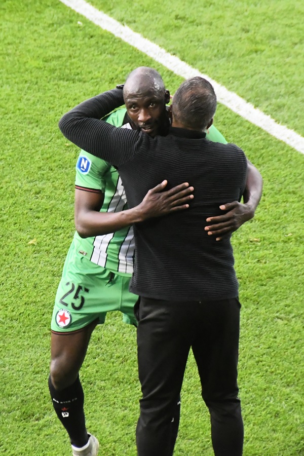 RED STAR - VERSAILLES