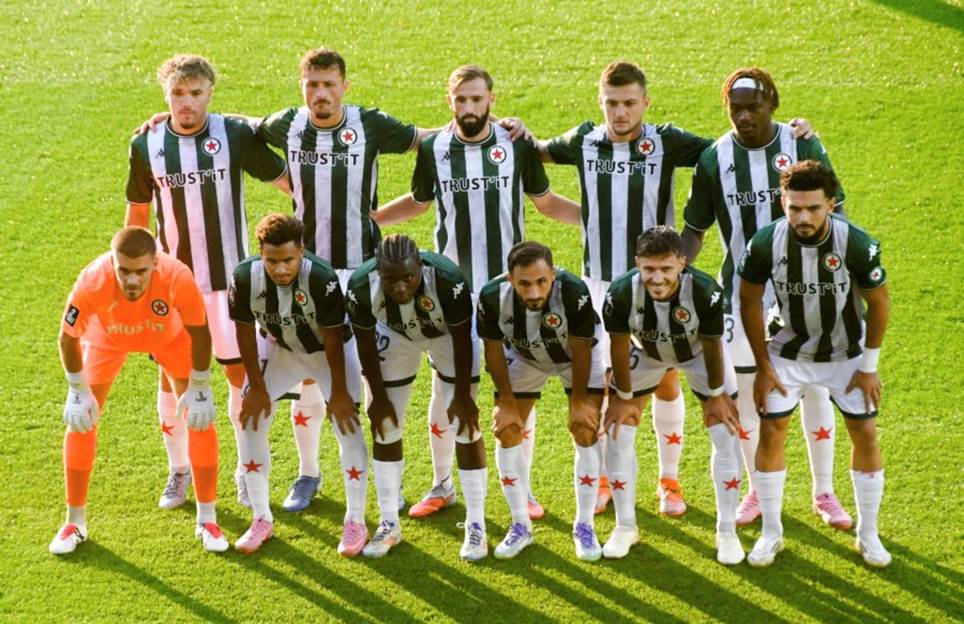 Durivaux, Huard, Eickmayer, Lemonnier, Ikanga
Beunardeau, Cissé, Sylla, Duurand, Trani, R. Hachem
© Gérard Valck