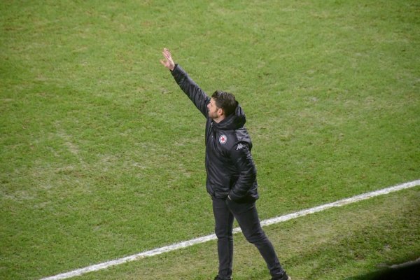 RED STAR - PAU