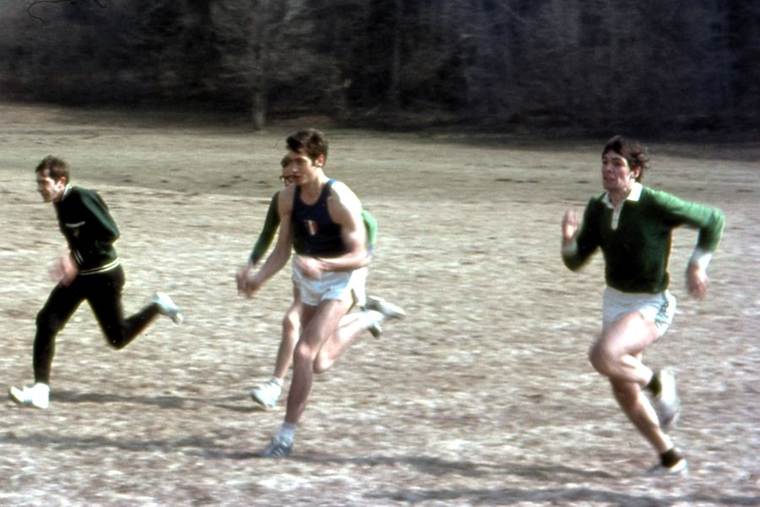 Jean-Pierre Pérrinelle, avec son maillot de l’Equipe de France Juniors. Entraînement en montée, Tamié 1968 © Gérard Valck
