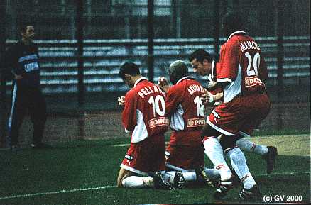 Le bonheur des joueurs du Red Star &agrave; la 85&egrave;me minute