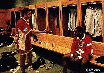 Dans le vestiaire du Stade de France: Sirufo et L. Mary